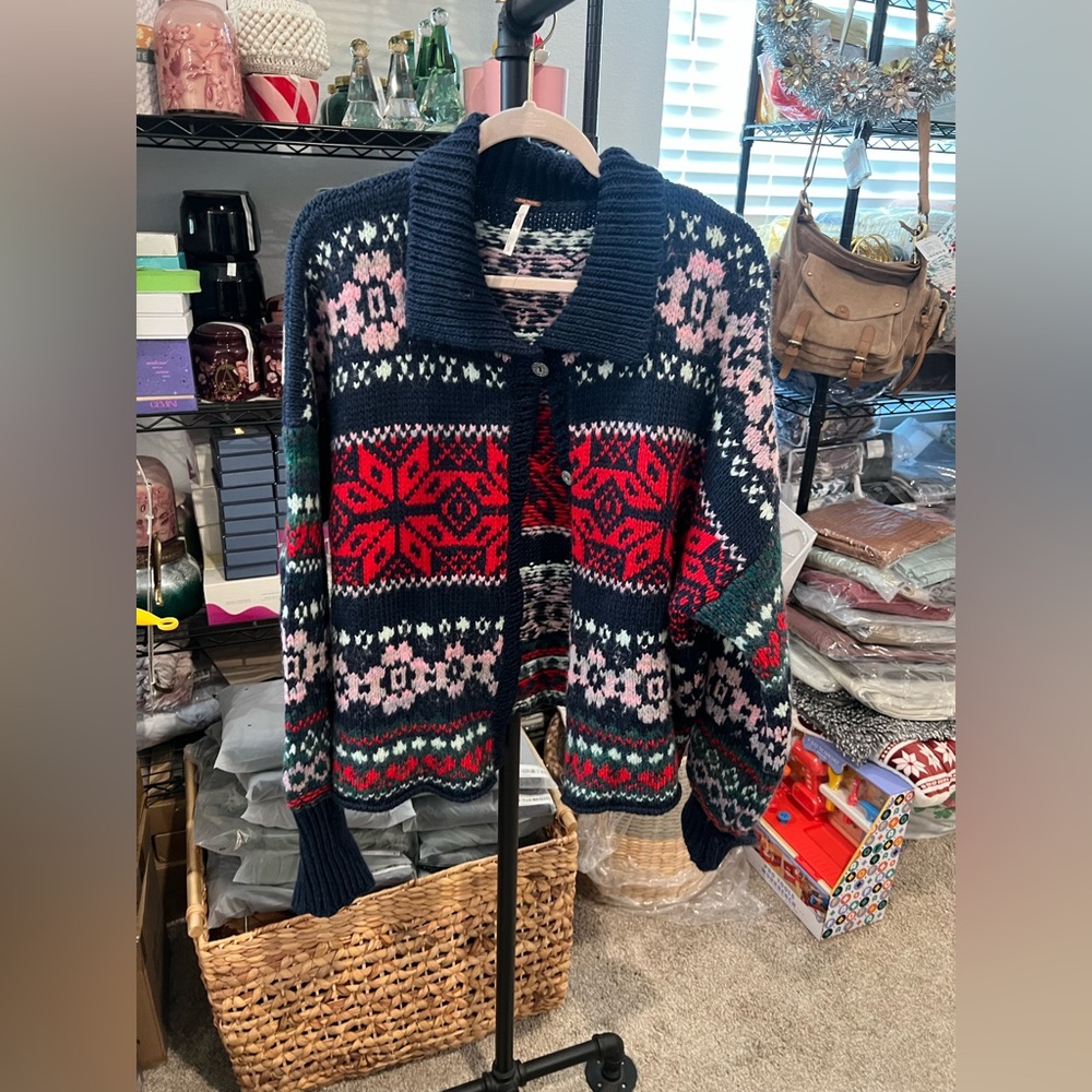 Free People Snowdrift Cardigan, LARGE NWOT - Picture 4 of 6